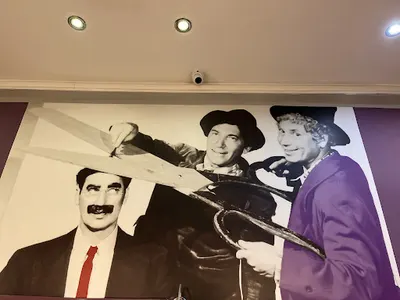 Styl. Salon fryzjerski, solarium. Mularczyk M.